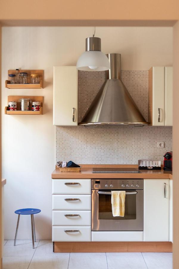 Two Bedroom Apt In Syntagma - Ermou Area أثينا المظهر الخارجي الصورة